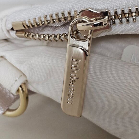 NWT LULULEMON LTIV/GOLD Light Ivory Gold All Night Festival Bag Small 2L - Picture 6 of 14